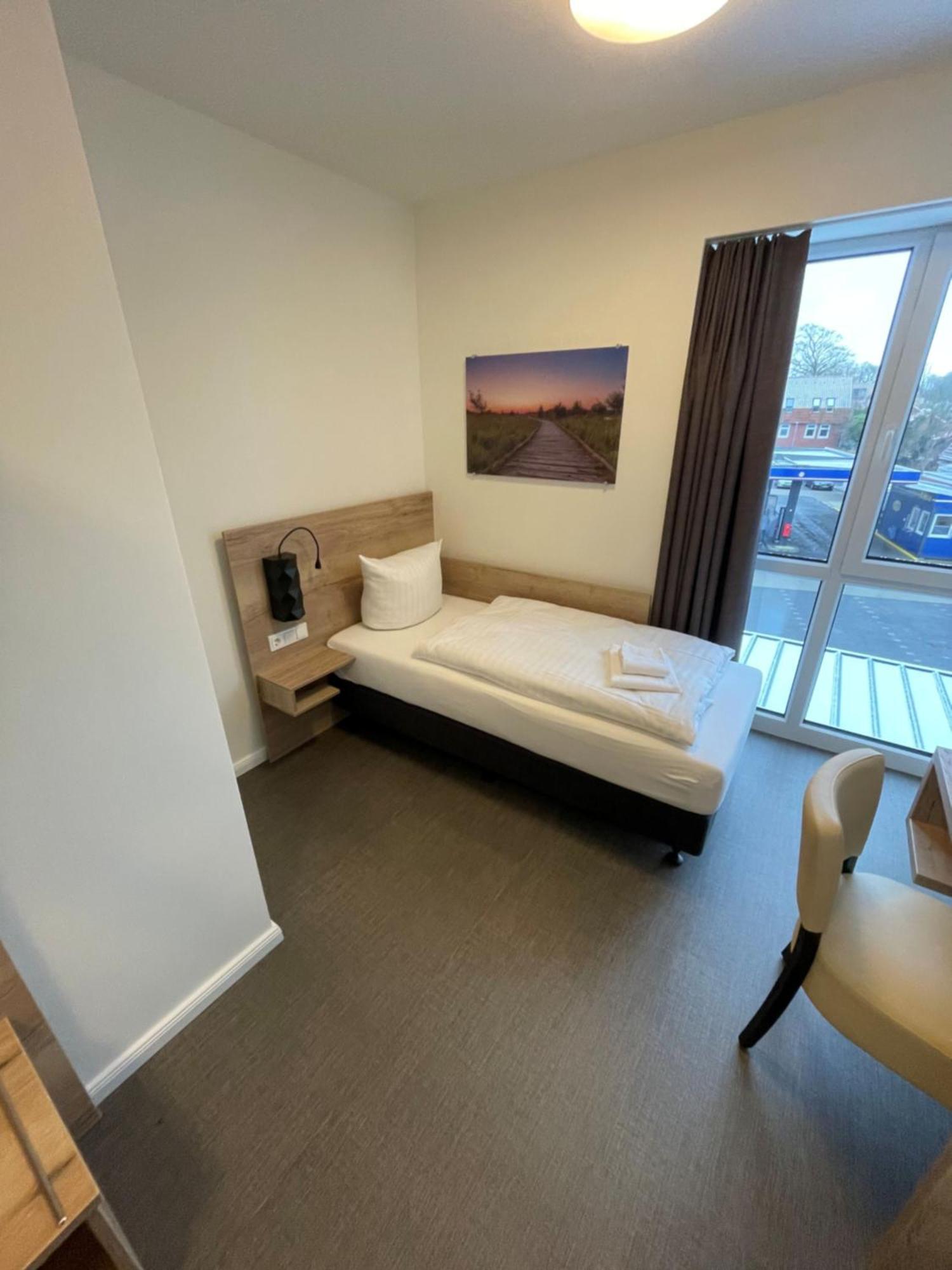 Hotel Am Pferdemarkt Aurich Bagian luar foto